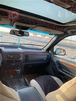 جیپ گراند شیرۆکی